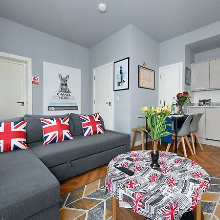 1 Bedroom Flat In Wood Green Piccadilly Line Londra Esterno foto