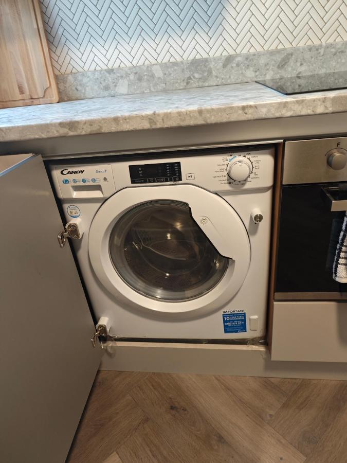 1 Bedroom Flat In Wood Green Piccadilly Line Londra Esterno foto
